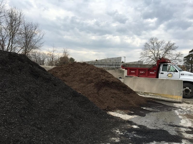 Black and brown mulch