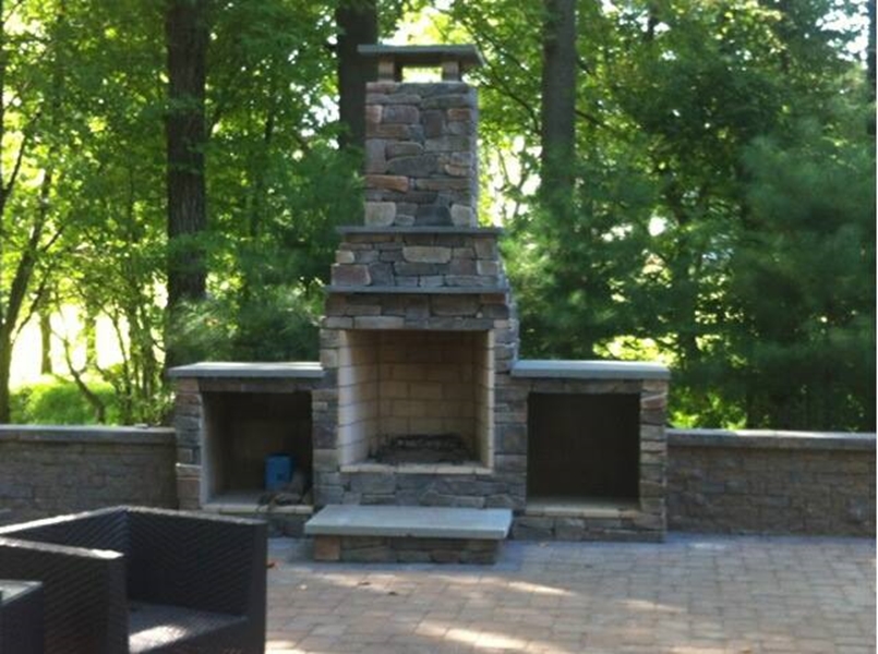 Eldorado Veneer fireplace with PA Bluestone accents